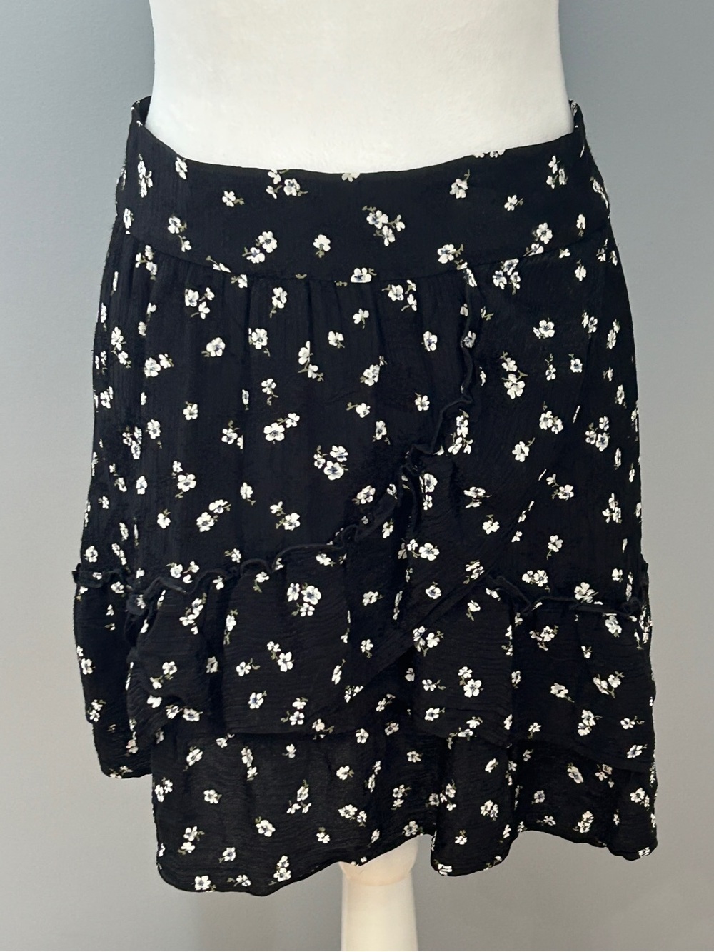 Sezane Carolina Black Floral Ruffled Tiered Mini Skirt Size 38 US 6 / Small